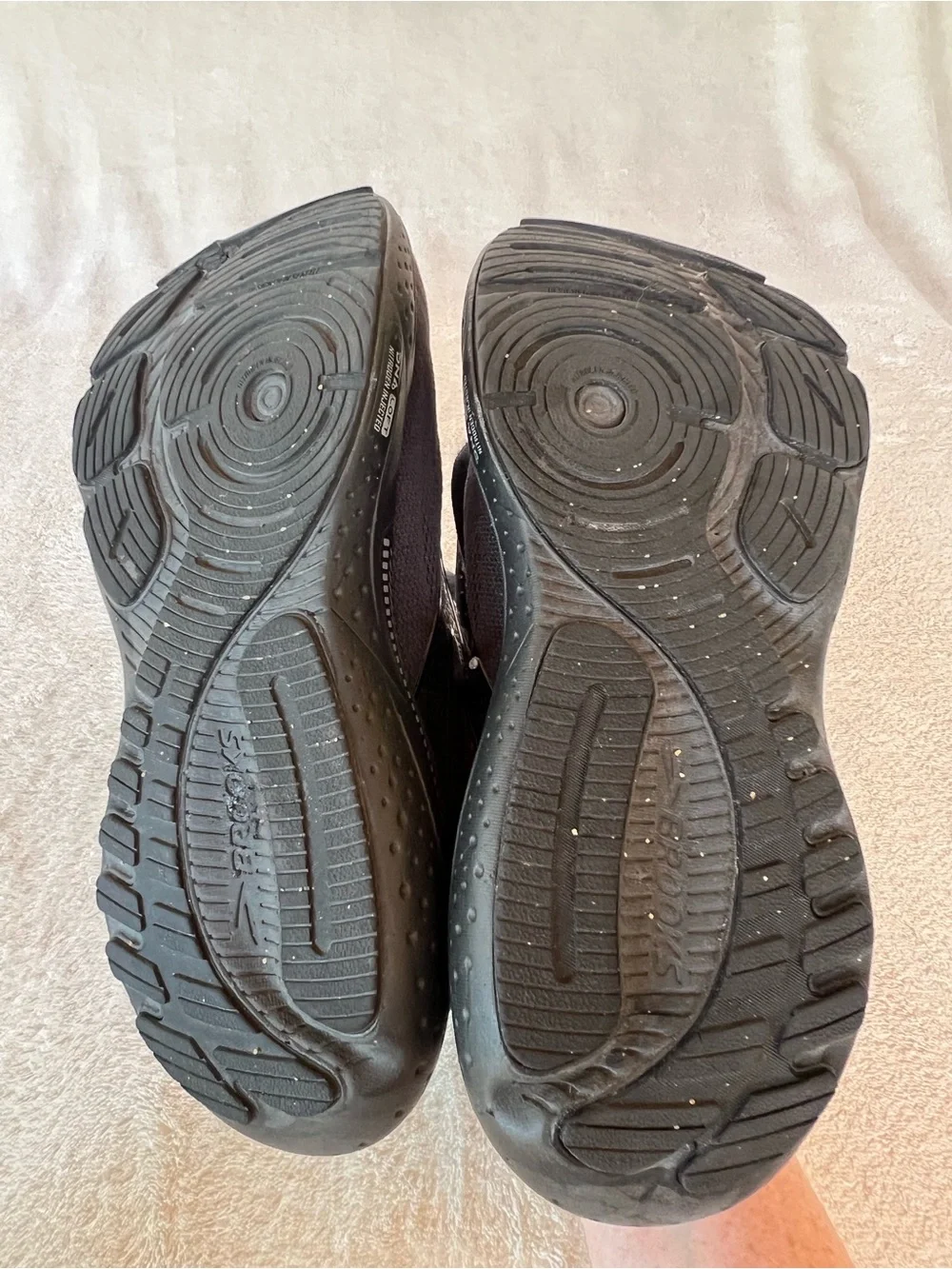 Brooks Glycerin GTS 21 Triple Black Running Shoes Men’s 8 DNA LOFT v3